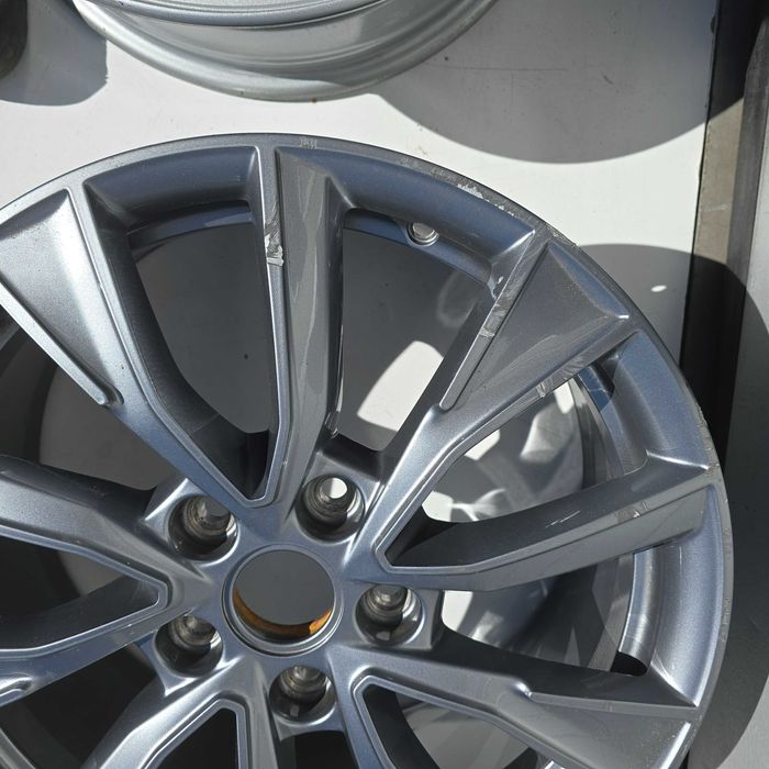 Alufelga VW MULTIVAN 7T0 T7 7,5J 18'' ET60 5x120 1 szt