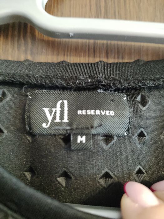 Bluzka czarna na ramiaczkach