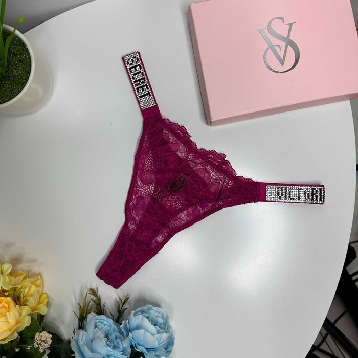 Женские кружевные стринги Victoria's Secret. Жіночі мережевні трусики