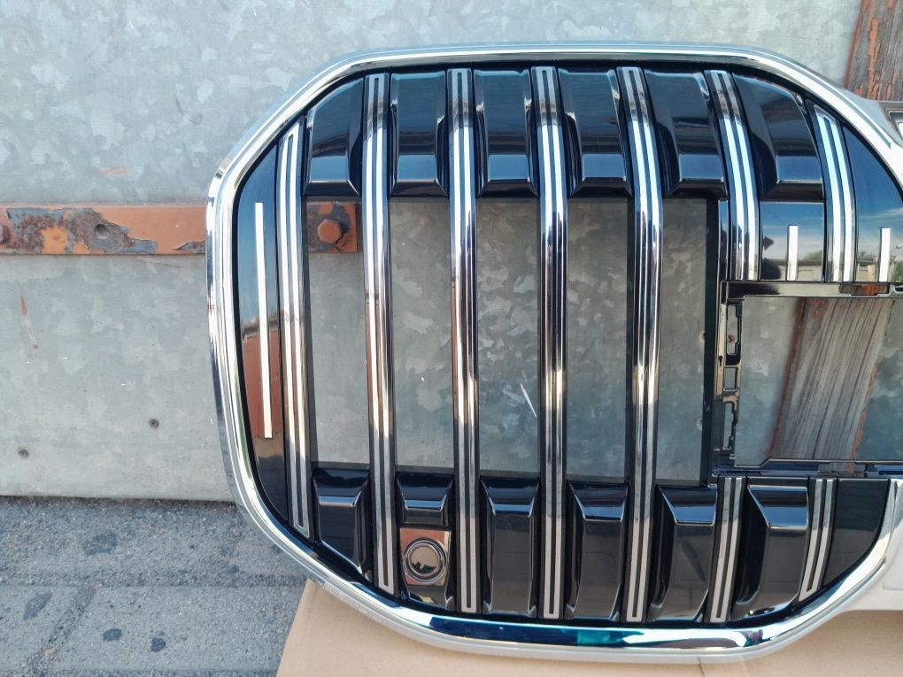 Grill Atrapa BMW 7 G70 CHROM Podświetlany