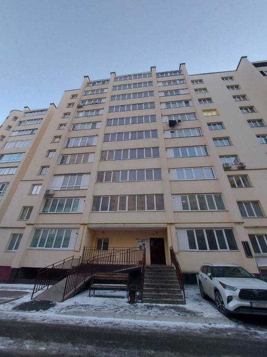 Продам двохрівневу квартиру Виставка мінімальне переоформлення!