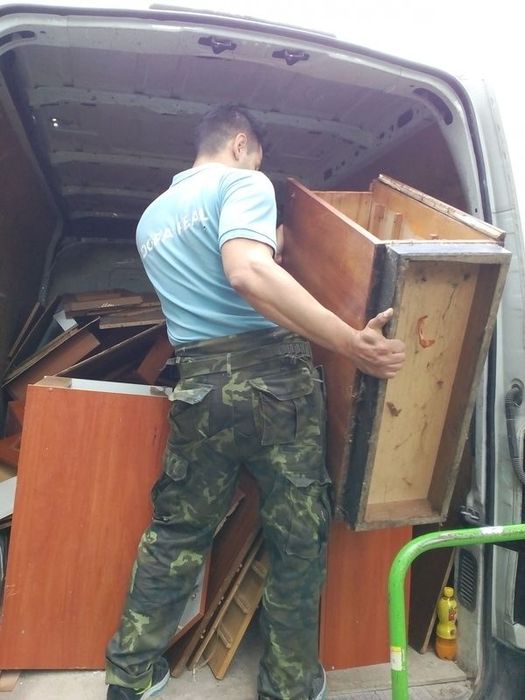 Wywóz mebli, Opróżnianie mieszkań/piwnic Warszawa, Tanio i szybko!