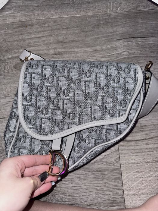 Продам сумочку Dior