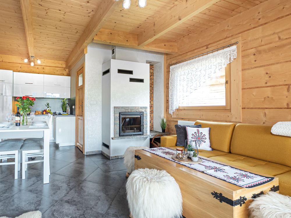 Domki z jacuzzi sauna i kominkiem w górach noclegi
