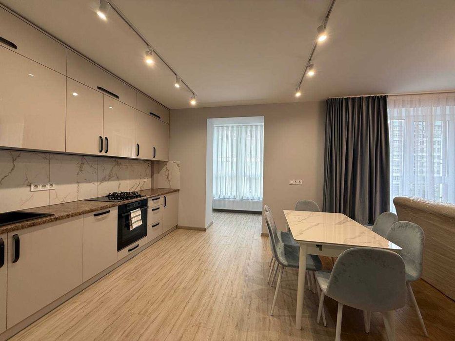 Перша здача! 1.5-кімнатна квартира в Опришівській Слободі.