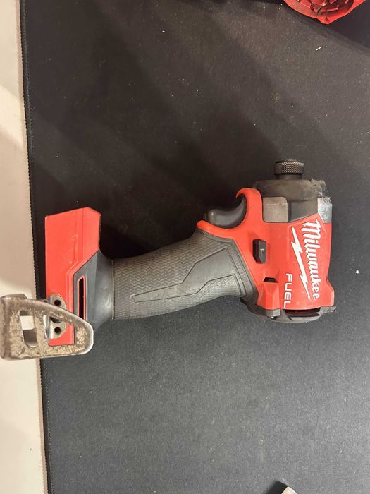 OKAZJA! Milwaukee M18 FID3 – zakrętarka udarowa, uszkodzona