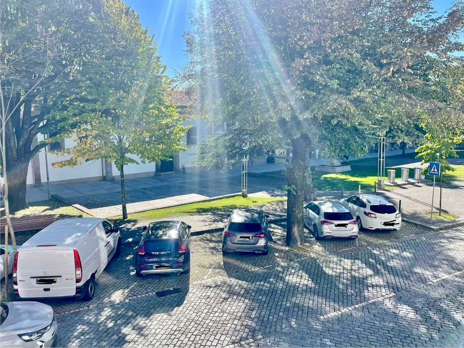 Arrenda-se  Gabinete na Avenida Central em Braga (30m2)