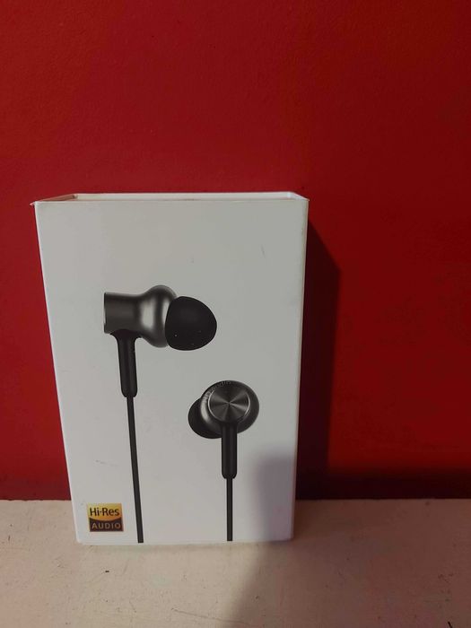 Mi In-Ear Headphones Pro HD