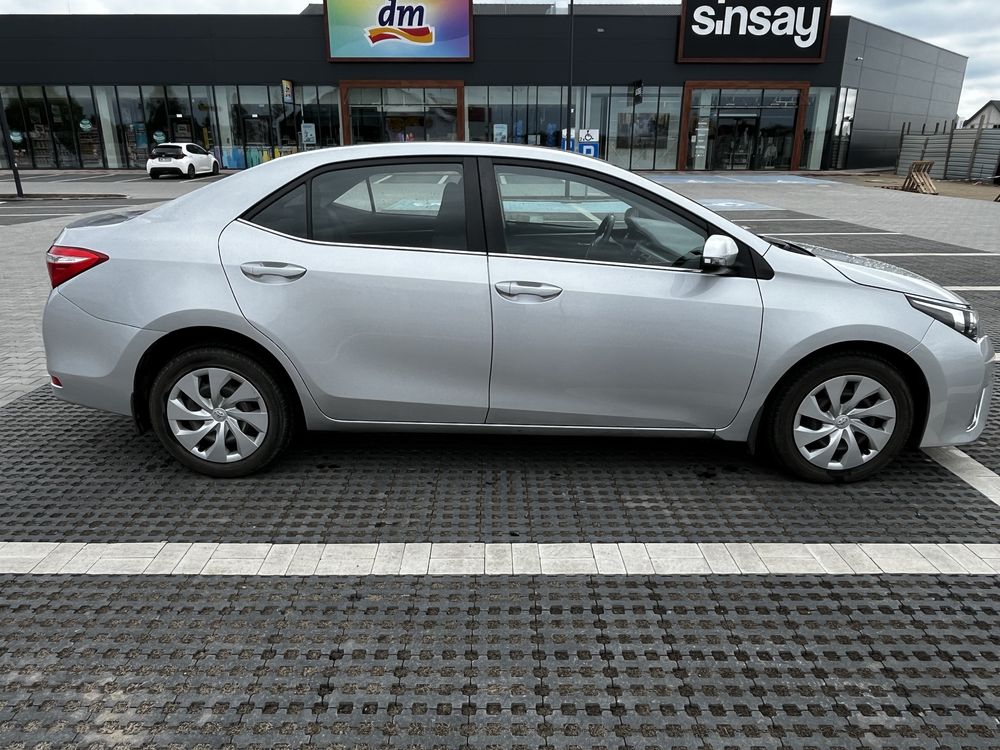 Toyota Corolla E16 ROK 2015