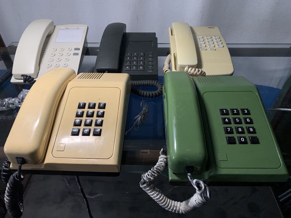 5 telefones de teclas vintage