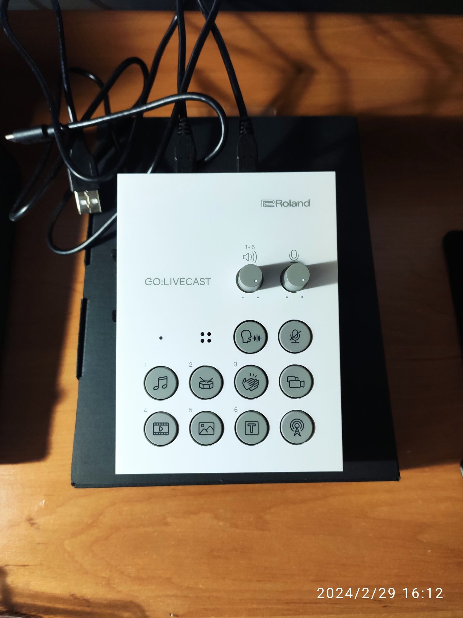 Звукова карта, станція для стрімінгу Roland