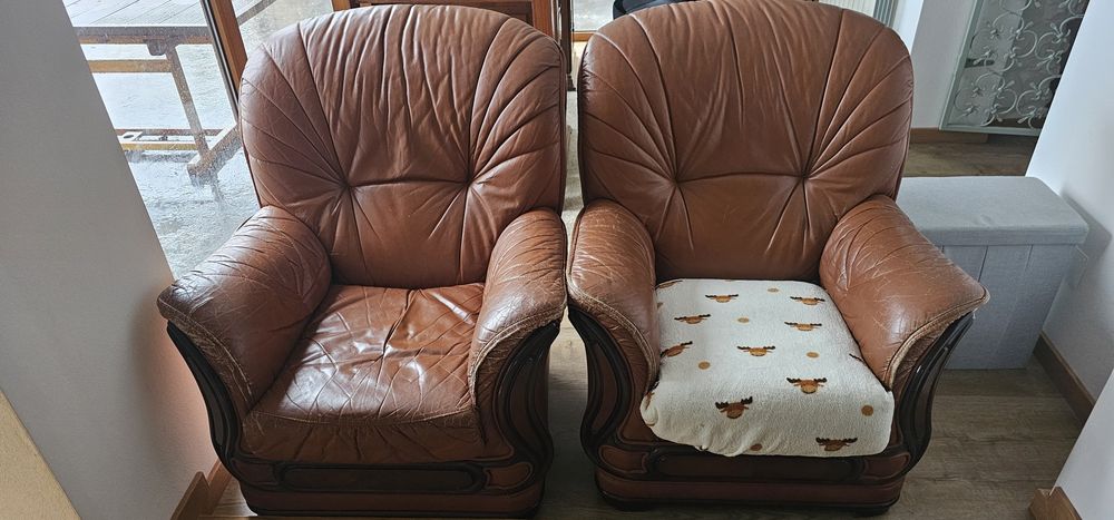 Poltronas usadas em pele