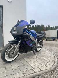 Yamaha FZR600 A2