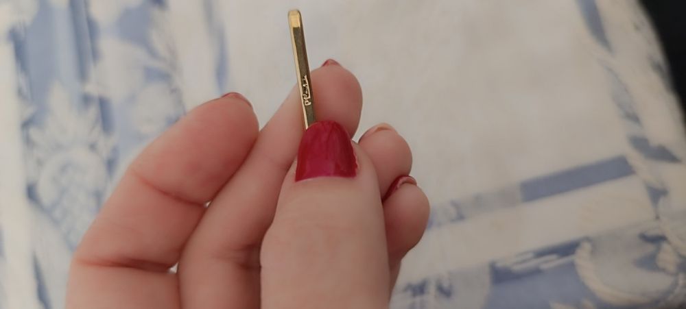 Alfinete de Gravata dourado . Usado, mas como novo.