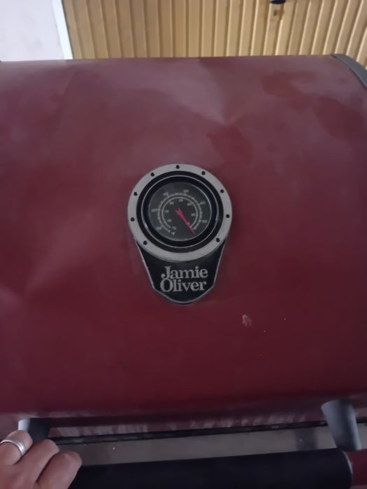 Barbeccue grill  pouco usado