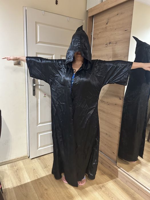 Peleryna z kapturem i rękawami, długa czarna