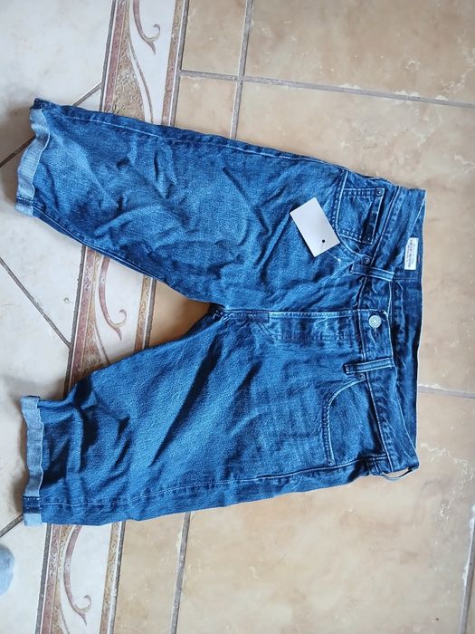 Krótkie spodenki męskie levis.  Obwód 80cm