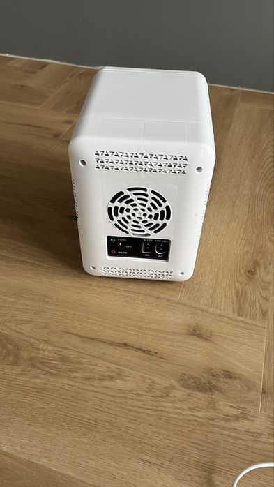 Mini loduwka dla kosmetyków i napojuw