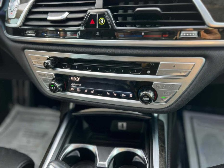 BMW 7 Series 750i xDrive      2016