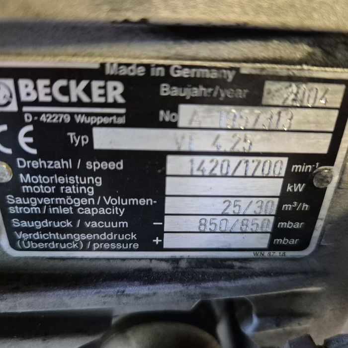 Pompa próżniowa Becker VT 4.25 CNC  850 mbar
