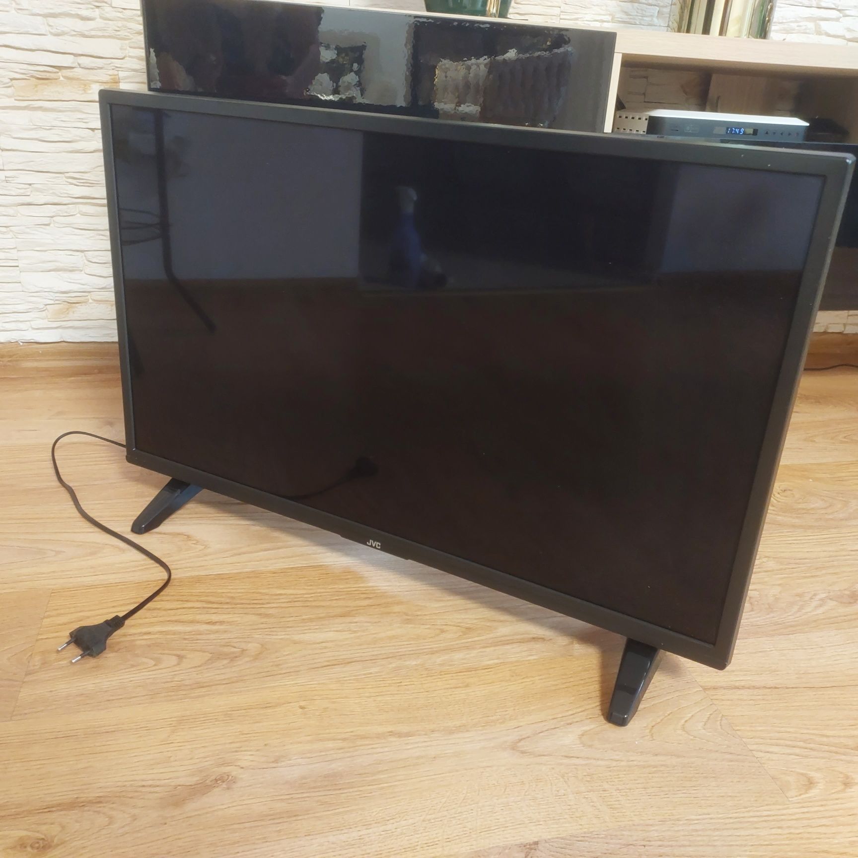 Telewizor 32 całe JVC