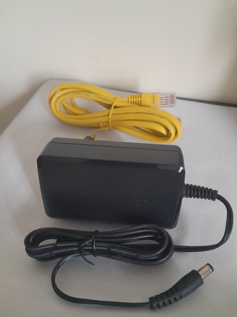 Router NOS Huawei como novo com os lacres
