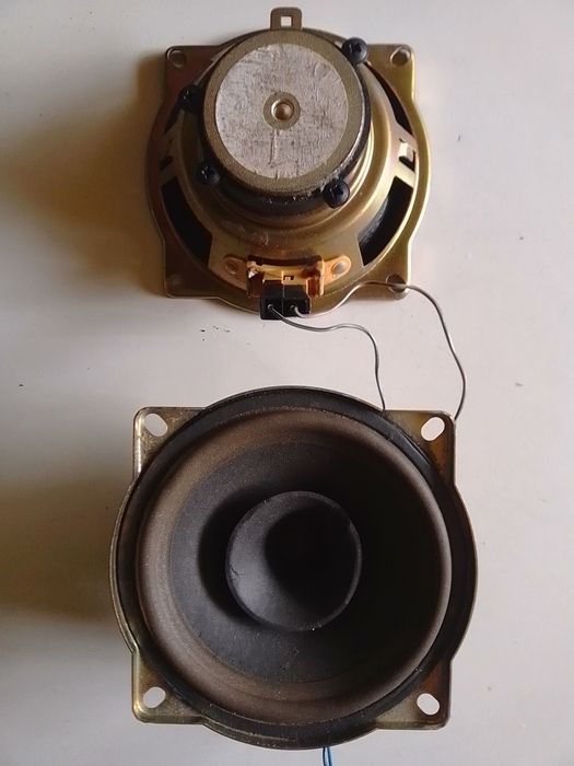 Colunas de som e proteção