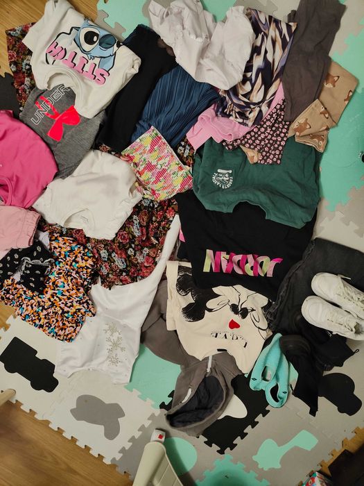 Zestaw ubrań dla dziewczynki r 122/128