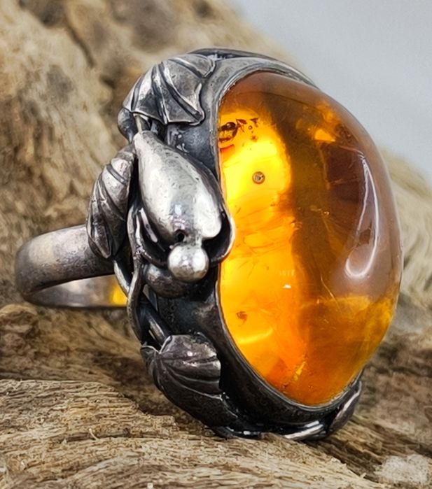 Srebrny Pierścionek z Bursztynem Autorski Sygnowany Pr.800 / 1963-86r