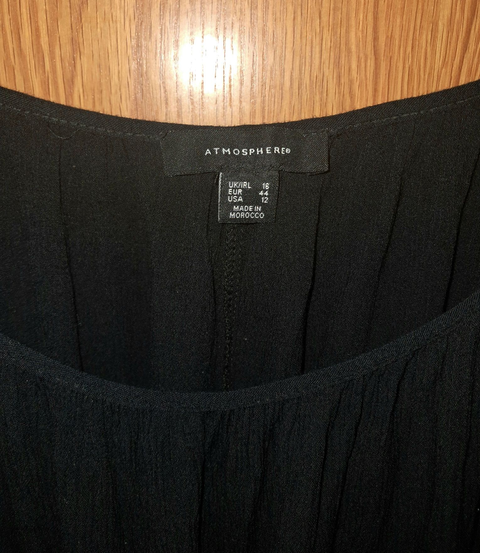 Vestido de verão com alças ajustáveis