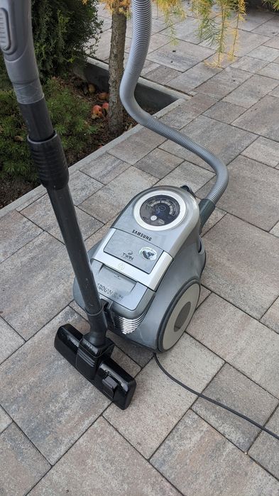 Продається пилосос клатронік