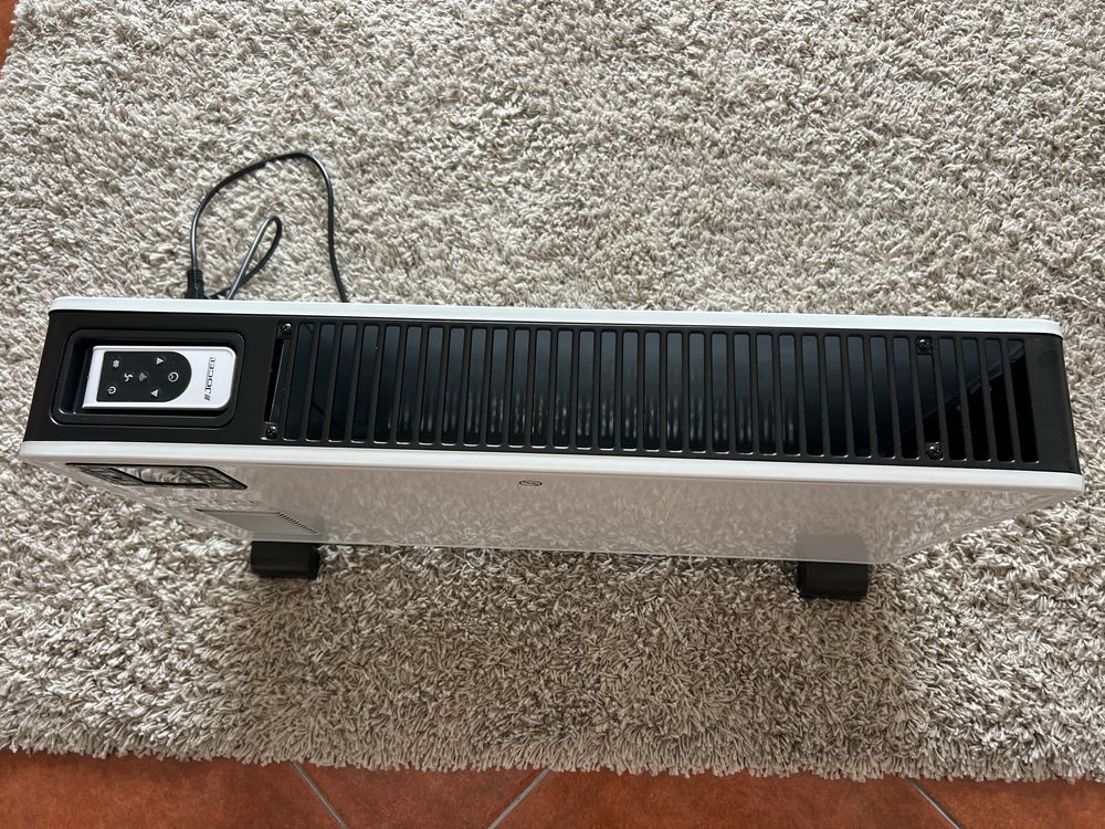 Aquecedor de convecção marca Jocel com telecomando e programável