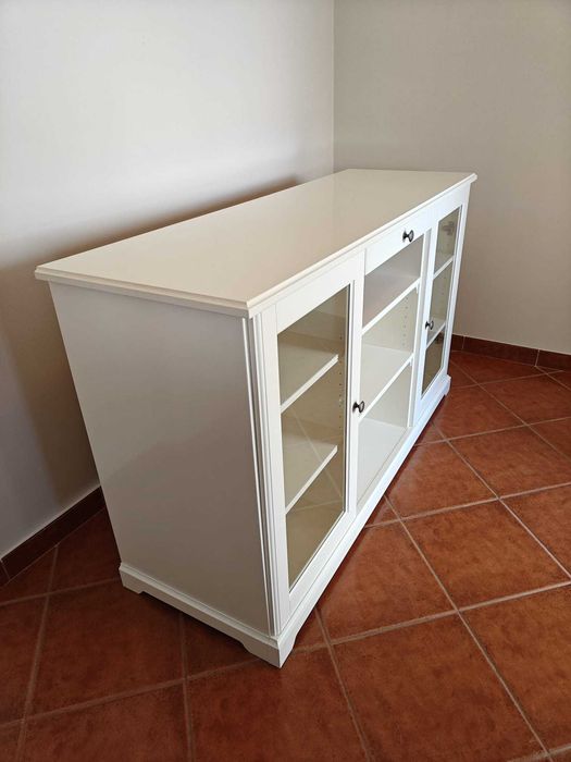 Aparador Branco – Excelente Estado, Ideal para Sala, Cozinha ou Quarto