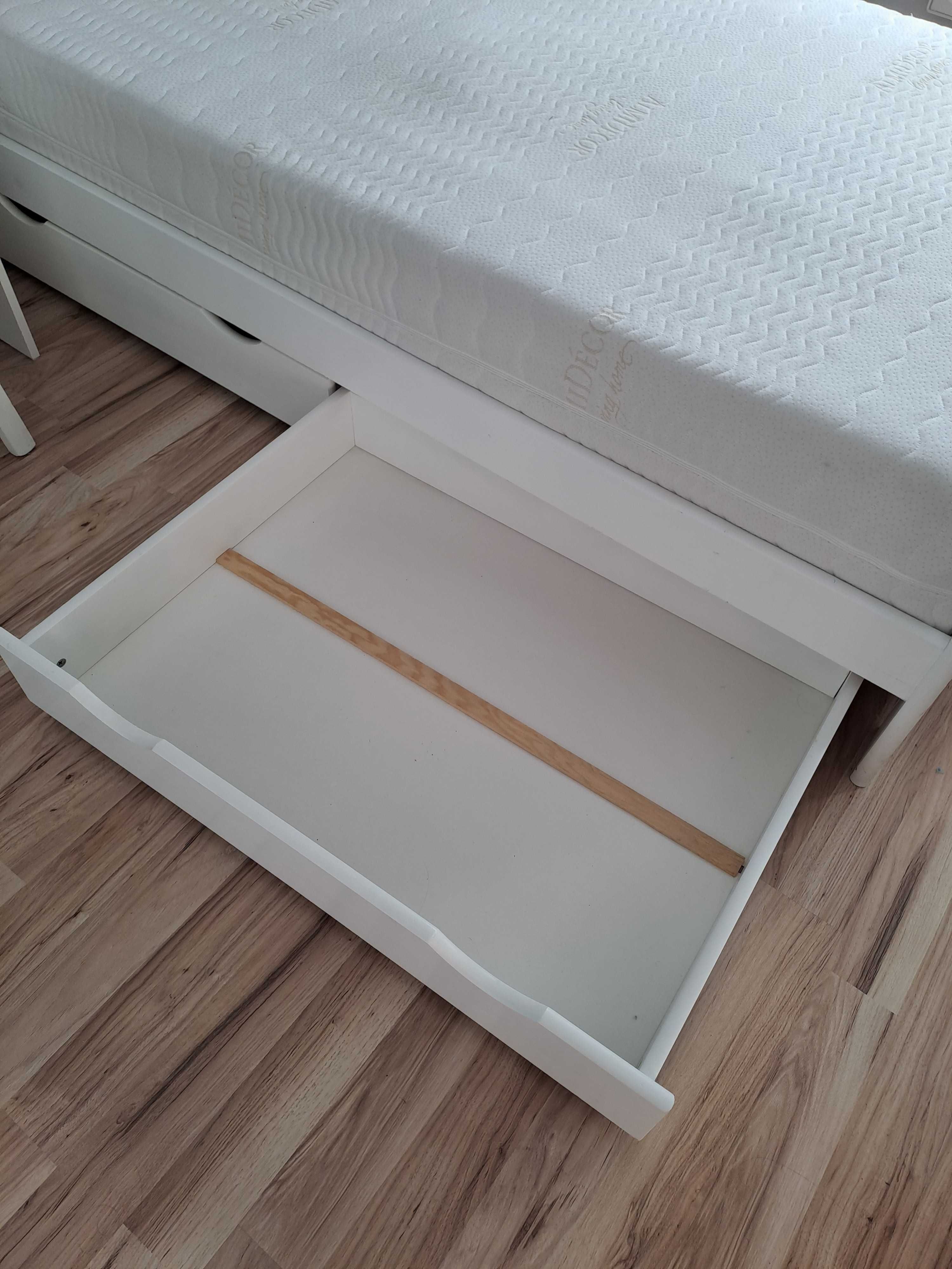 Łóżko 120x200 z materacem i szufladami