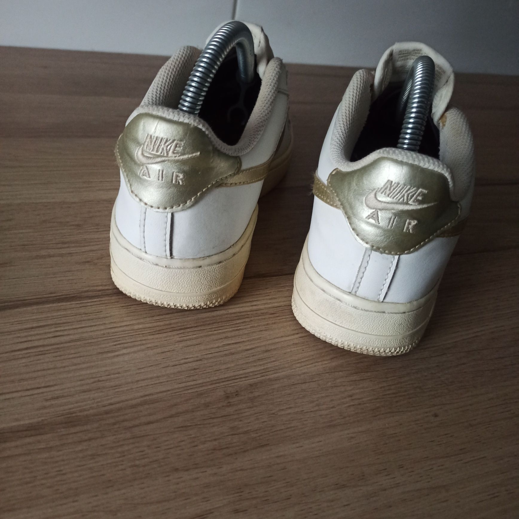 Sneakersy damskie Nike Air Force 1GS  rozmiar 37  biały złot