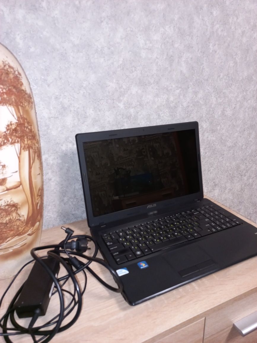 Ноутбук ASUS  X16-96072