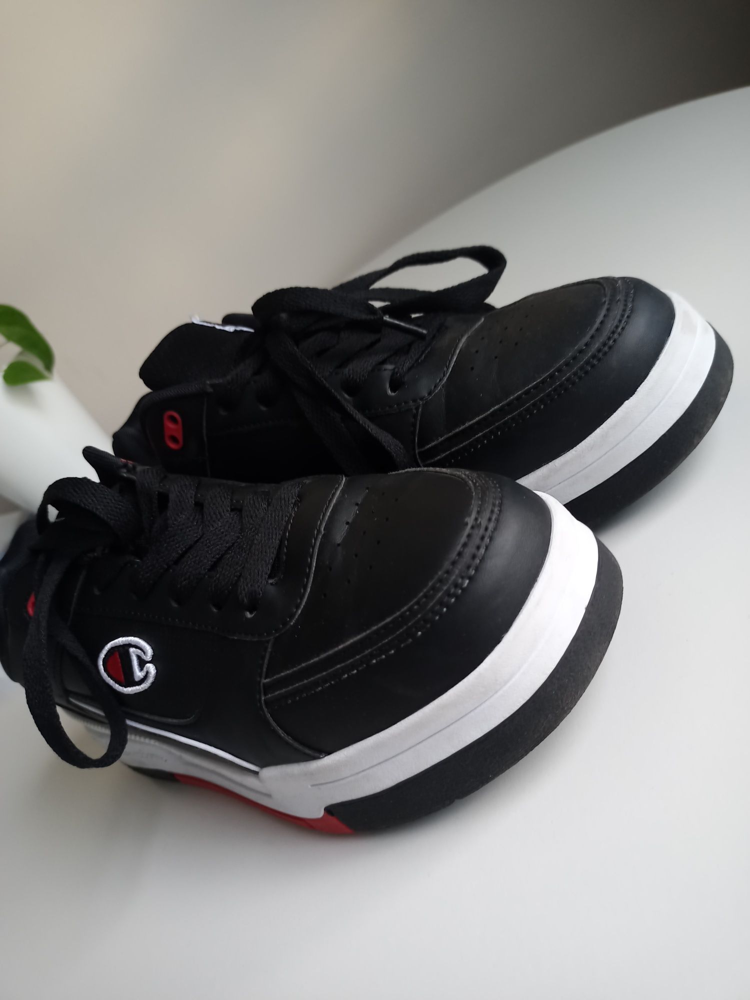 Champion buty męskie 41

Model: REBOUND HERITAGE LOW