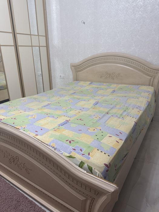 Продам ліжко з матрасом