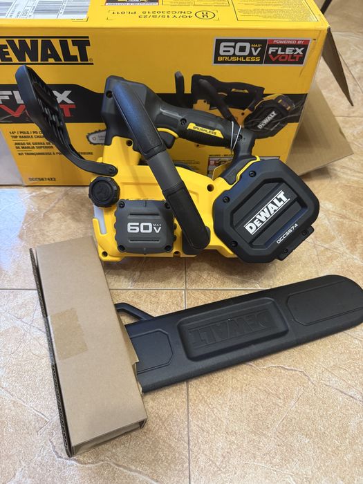 Ланцюгова пила DeWALT DCCS674 60V оригінал