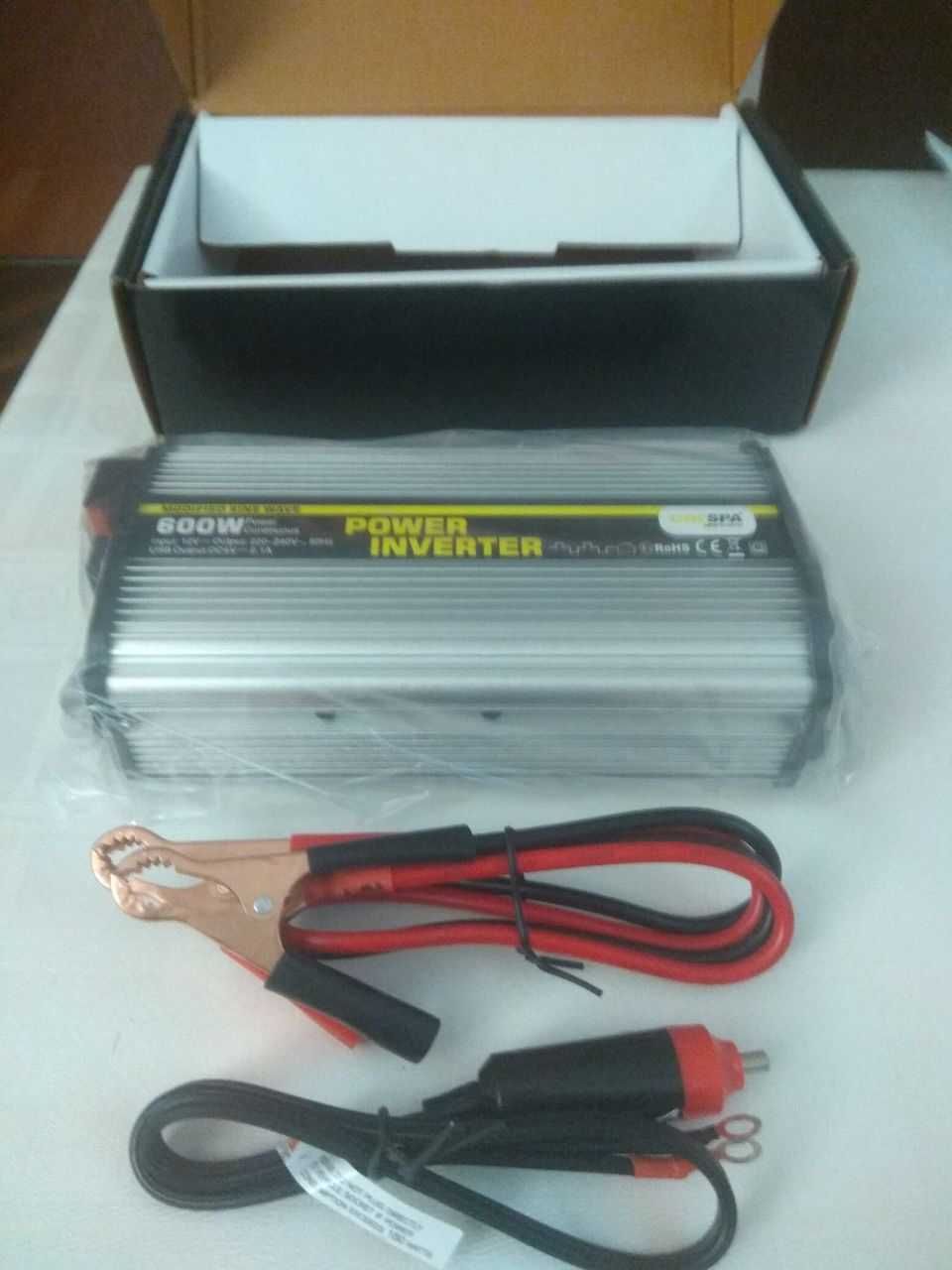 Инвертор 12/220В. 600w