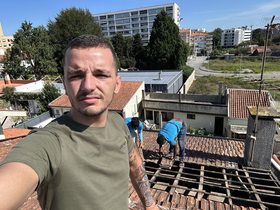 Reparacão de telhados , equipa especializada.