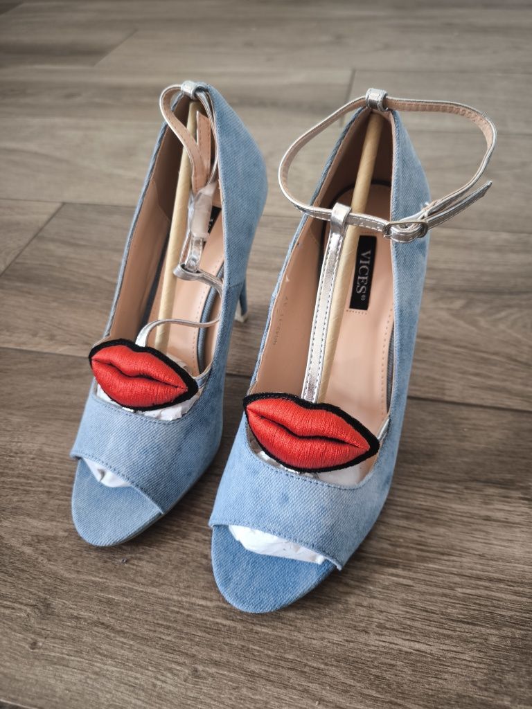 Buty na obcasie 37