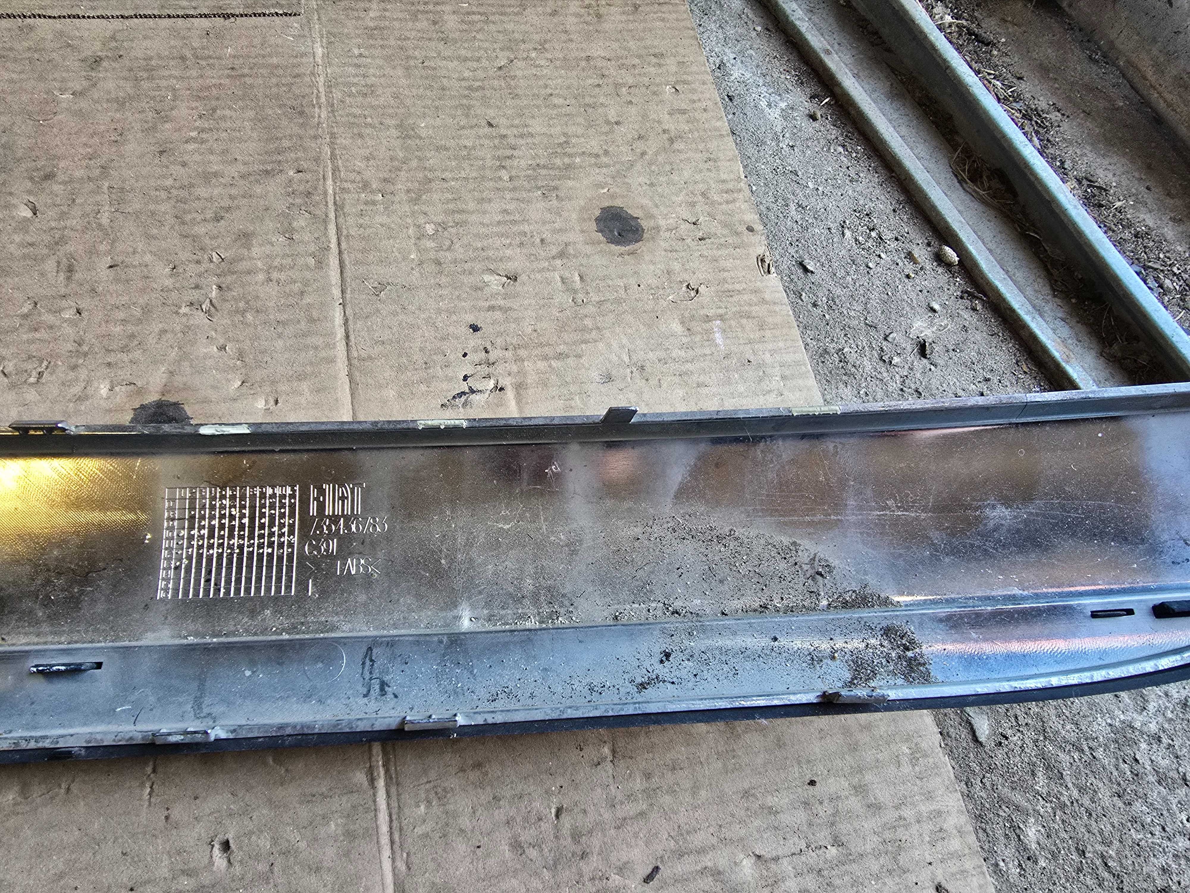 listwa chrom zderzaka tył Fiat 500