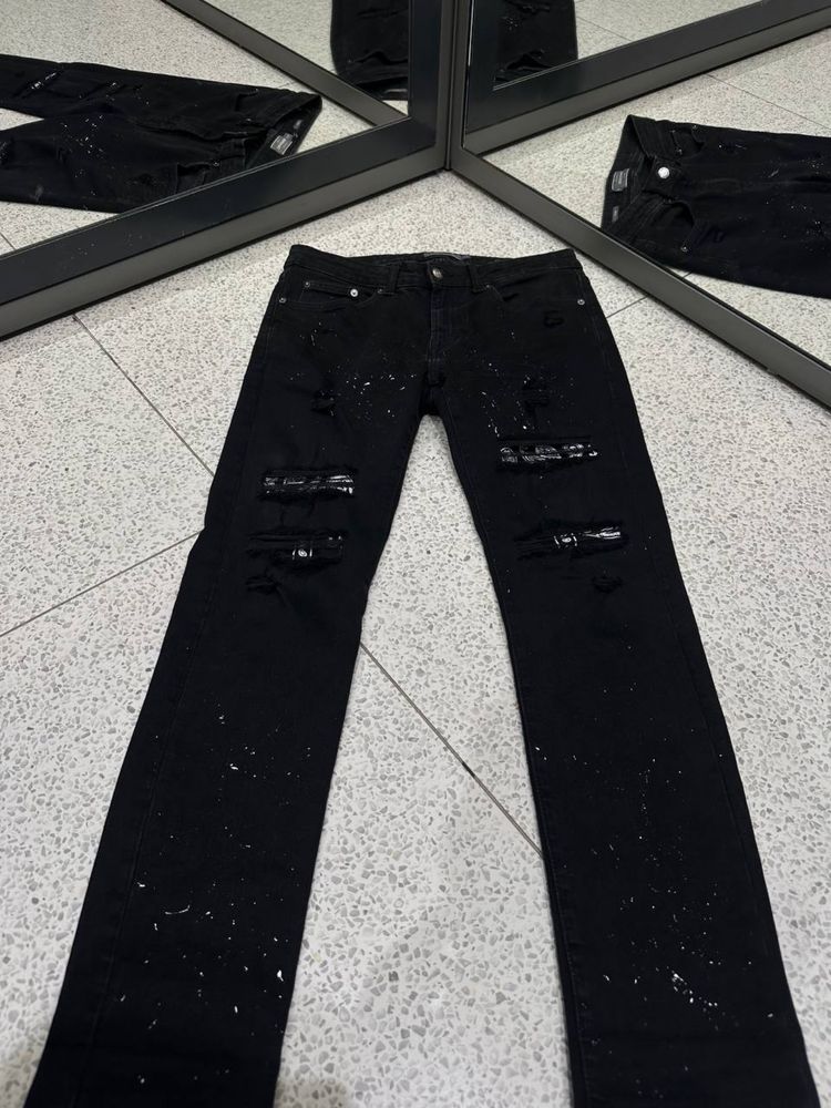 джинсы slim fit.