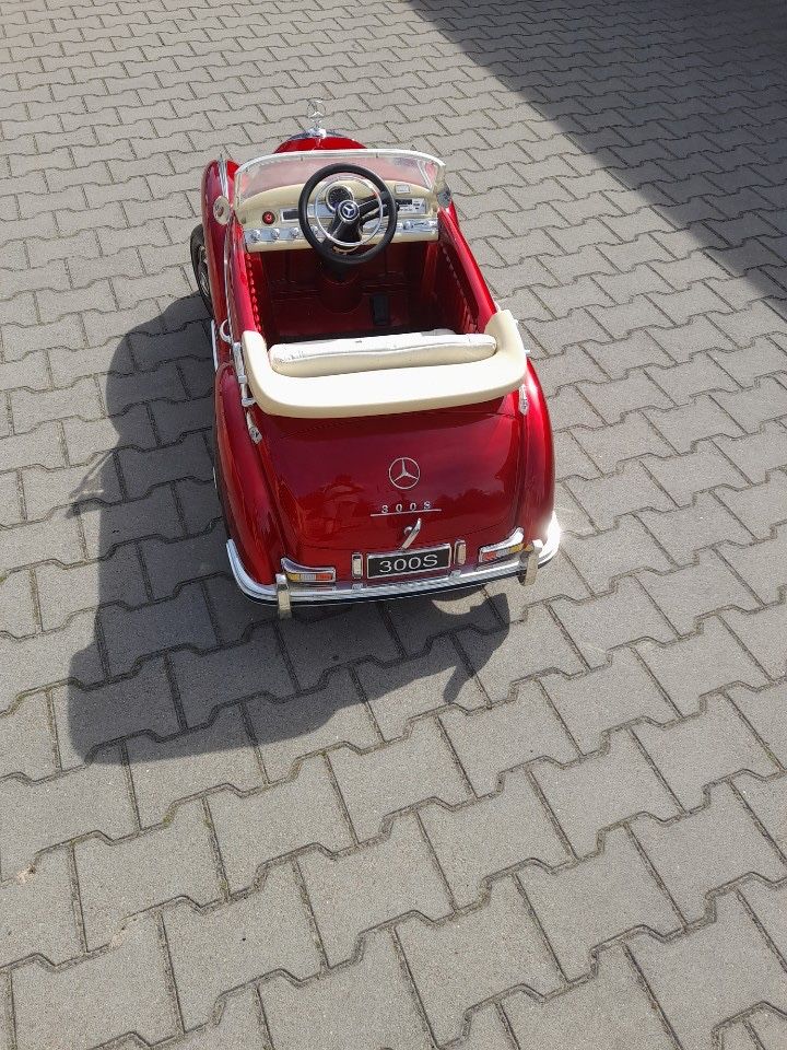 Akumulatorowy Mercedes 300S za pół ceny