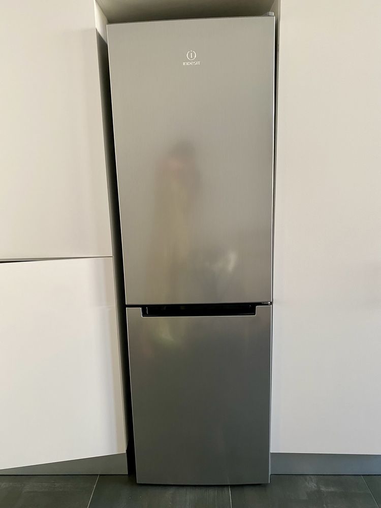 Frigorífico Combinado Indesit LI8 FF2 X