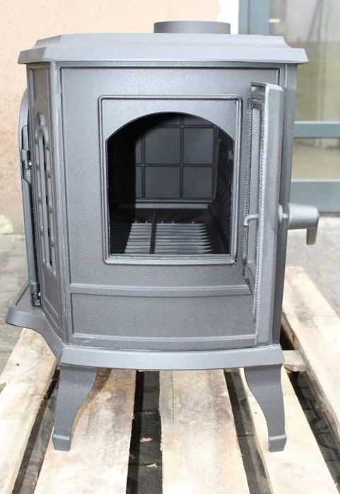 Piec żeliwny koza na drewno z fajerkami do gotowania kawmet p7 cooktop