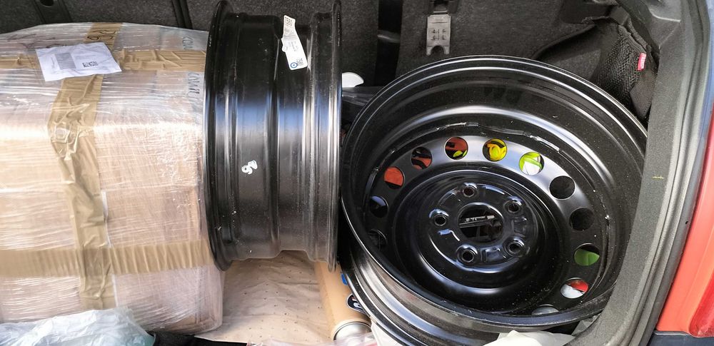 Felgi stalowe TOYOTA R 15 5x114,3 otwór 60 NOWE