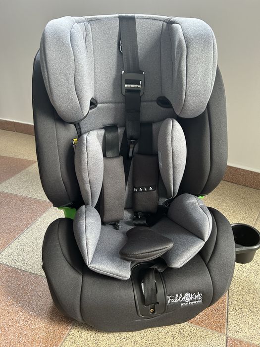 Foteliki samochodowe dla dzieci