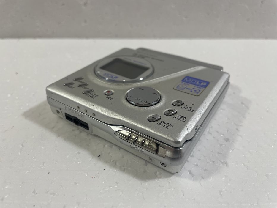 Sony and Sharp MiniDisc Players/Recorders64551980175491124